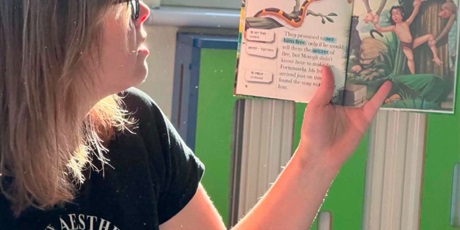 Powiększ grafikę: W krainie Dżungli  – poznajemy świat zwierząt i liczb - po polsku i angielsku